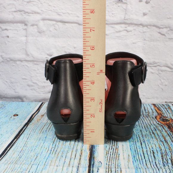 Earth Hera Gray Leather Adjustable Ankle Strap Sandals Size 7.5 B - Picture 6 of 9